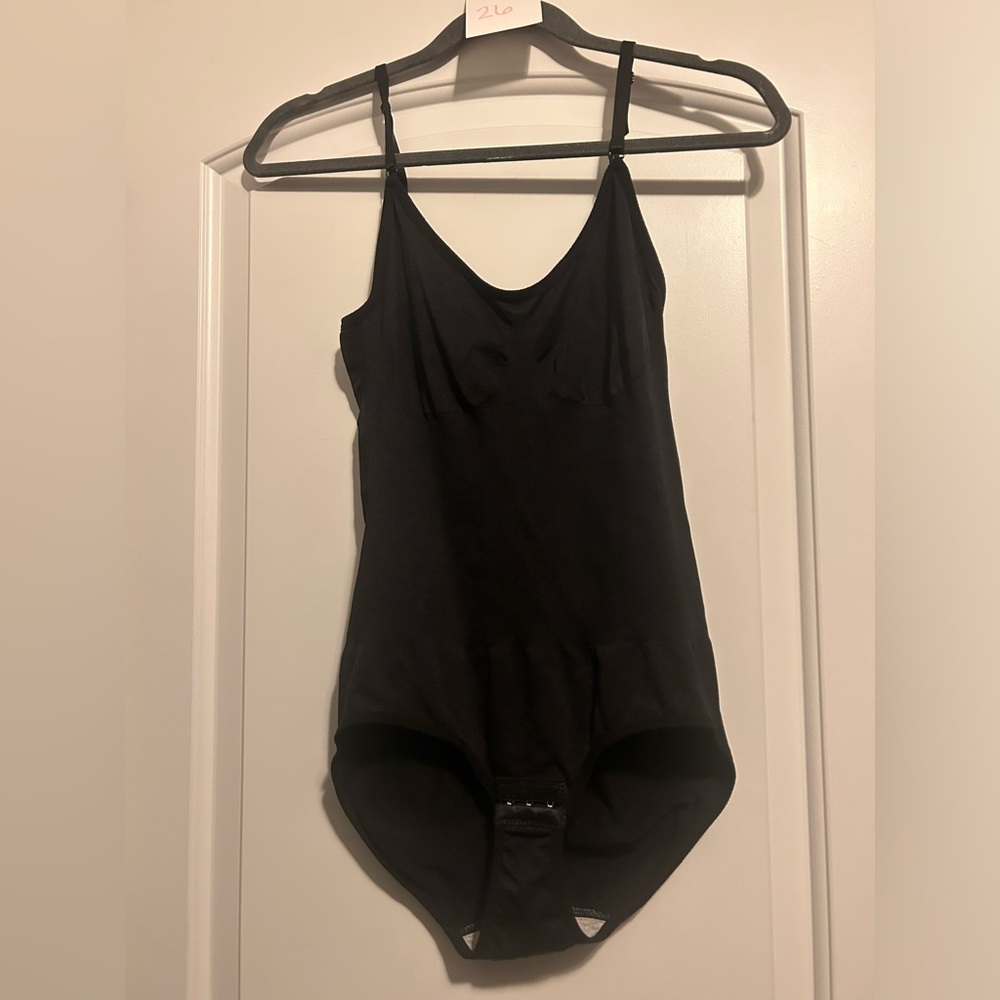 Women’s large to extra-large cinching Bodysuit